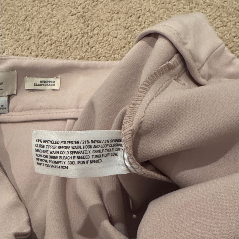 S18 NWT a new day High Rise Tailored Short, Reliable Beige - Size: 16 - Picture 6 of 8